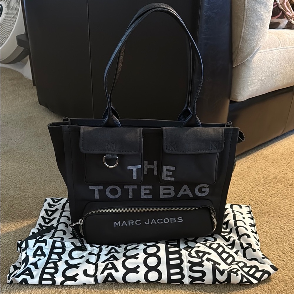 Marc Jacobs THE CARGO
CANVAS LARGE TOTE BAG - Black Used